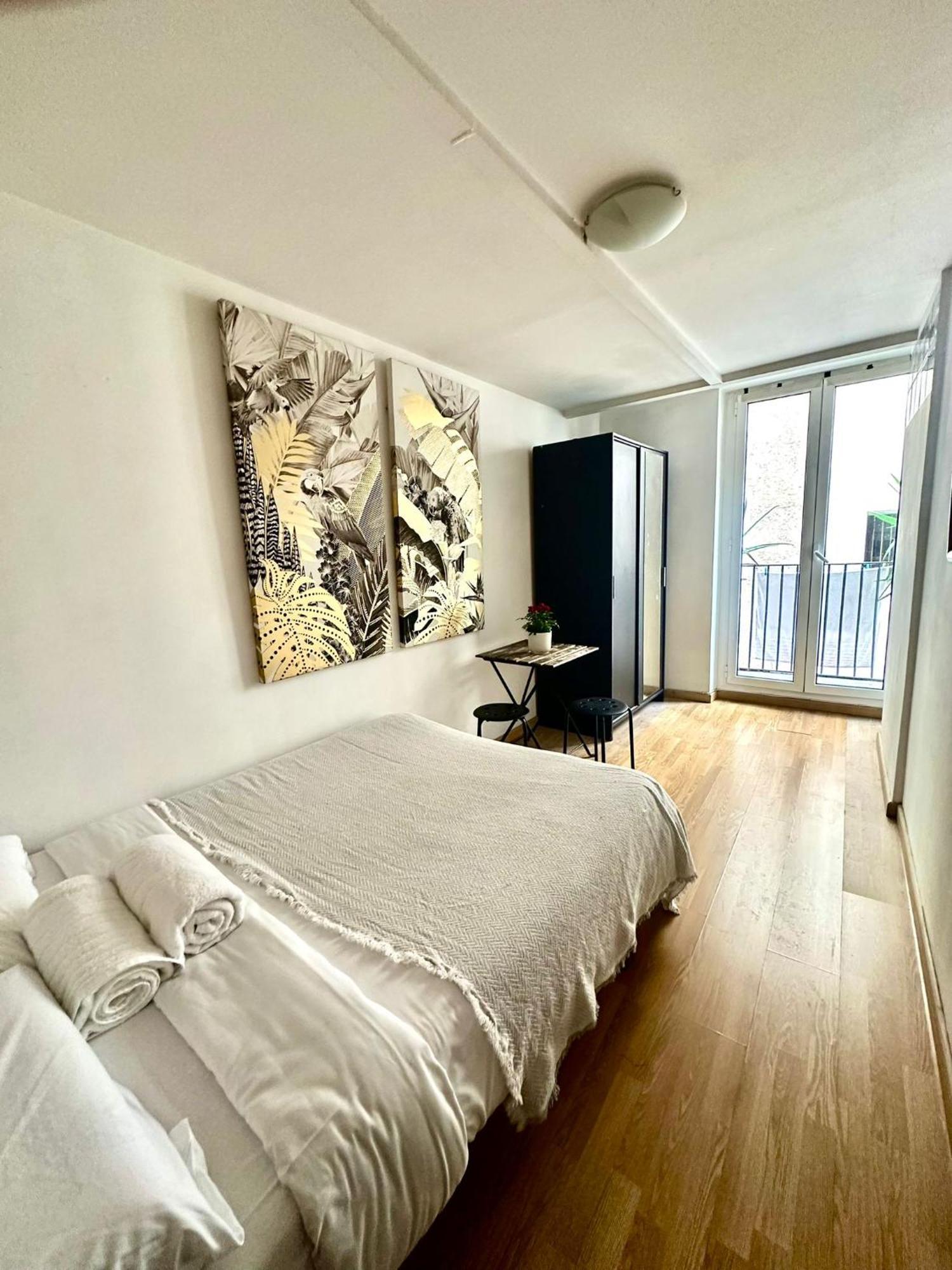 Private Rooms In City Center Barcelona Exteriér fotografie