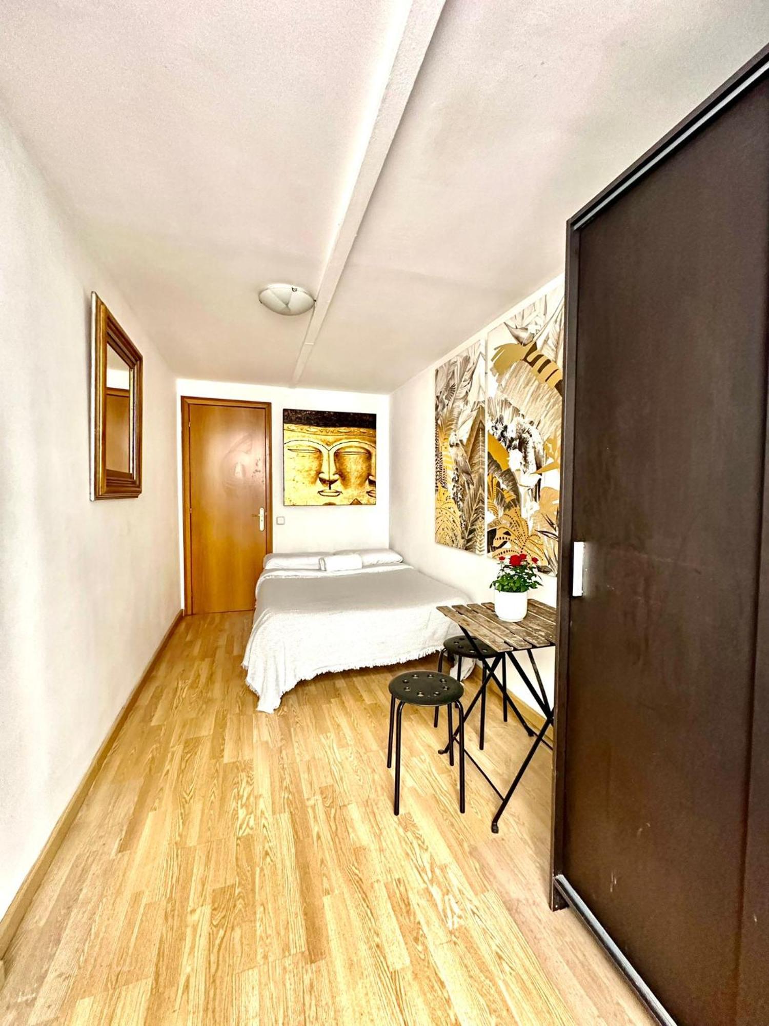 Private Rooms In City Center Barcelona Exteriér fotografie