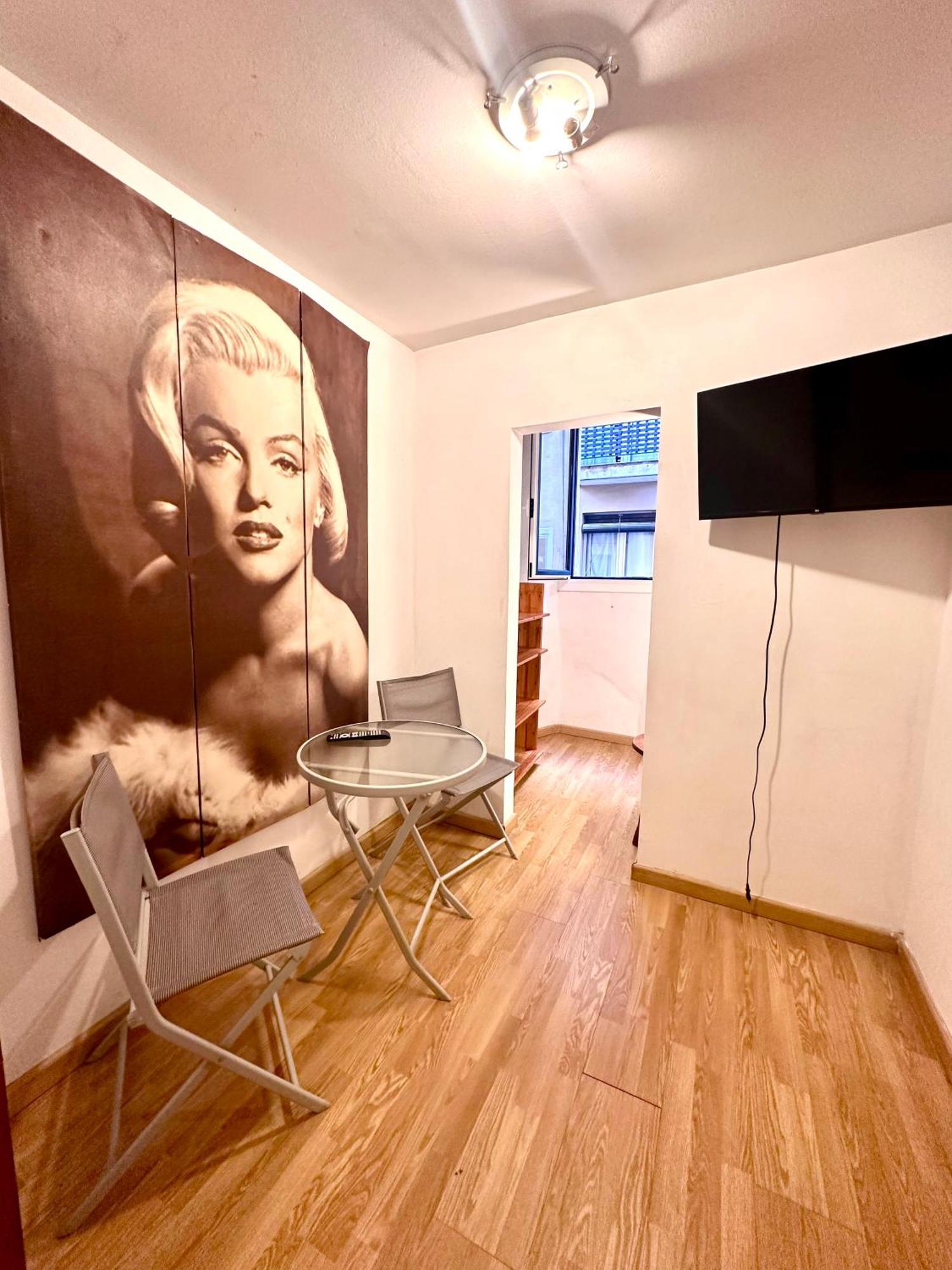 Private Rooms In City Center Barcelona Exteriér fotografie